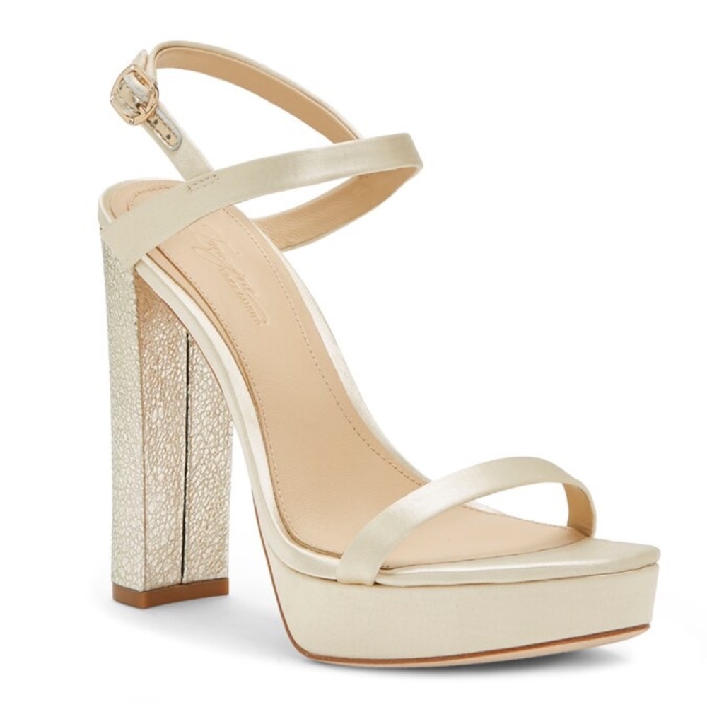 Imagine Vince Camuto Mika Platformed Heels- Gold& Metallic✨